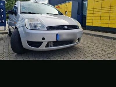 Gebraucht Ford Fiesta 80 PS (58 kW) 2004 Silber Kleinwagen