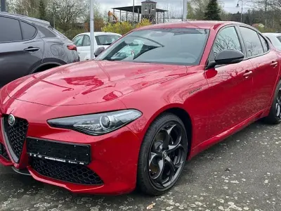 Occasion Alfa Romeo Giulia Estrema 210 ch (154 kW) 2023 Rouge Berline