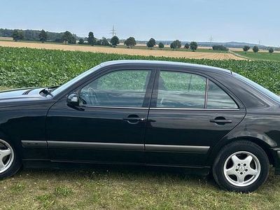 Mercedes E200