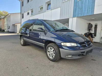 Gebraucht Chrysler Voyager 158 PS (116 kW) 2000 Van / Kleinbus