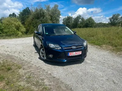 Gebraucht Ford Focus Champions Edition 125 PS (91 kW) 2012 Blau Limousine