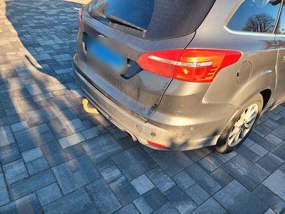 Gebraucht Ford Focus Titanium 150 PS (110 kW) 2016 Grau Kombi