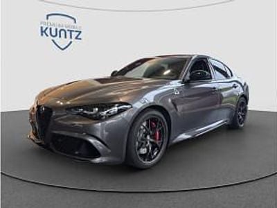 Neu Alfa Romeo Giulia Quadrifoglio 519 PS (381 kW) 2026 Grau (grigio vesuvio) Limousine
