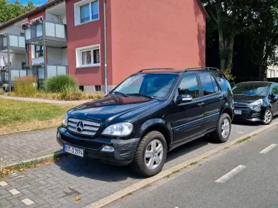 Gebraucht Mercedes ML270 163 PS (119 kW) 2004 Schwarz SUV