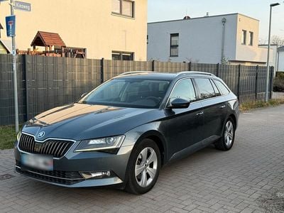 Gebraucht Skoda Superb 150 PS (110 kW) 2019 Grau Kombi