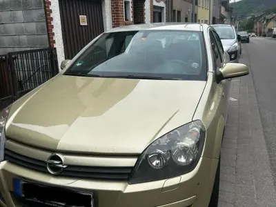 Gebraucht Opel Astra 90 PS (66 kW) 2004 Gelb Limousine