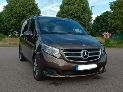Gebraucht Mercedes V220 Edition 163 PS (119 kW) 2018 Braun Van / Kleinbus