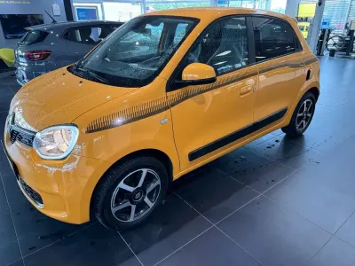 Używany Renault Twingo LIMITED 73 KM (53 kW) 2020 Żółty Hatchback