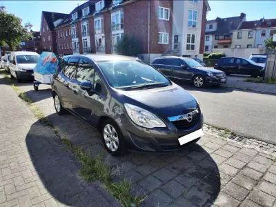 Gebraucht Opel Meriva Selection 101 PS (74 kW) 2011 Van / Kleinbus