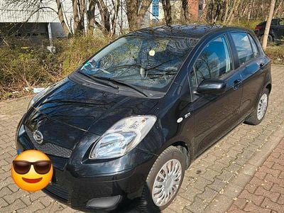 Gebraucht Daihatsu Charade 99 PS (72 kW) 2011 Schwarz Kleinwagen