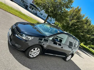 Gebraucht VW Touran 105 PS (77 kW) 2013 Schwarz Van / Kleinbus