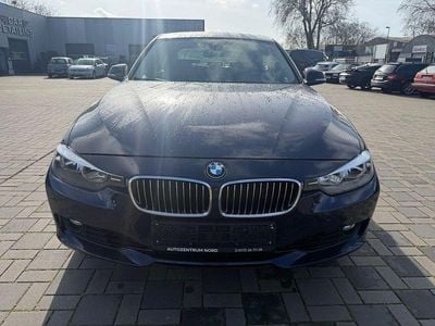 Gebraucht BMW 320 184 PS (135 kW) 2012 Blau Limousine
