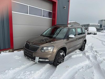 Braun Gebraucht 2015 Skoda Yeti SUV | 5.999 € (Teuer)