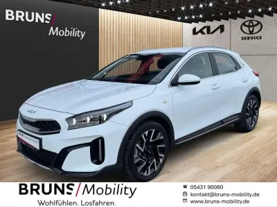 Używany Kia XCeed Comfort 140 KM (102 kW) 2025 Biały SUV