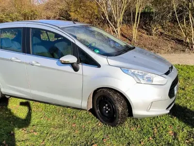 Usata Ford B-MAX Titanium 105 CV (77 kW) 2017 Argento Monovolume