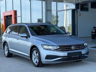 Usata VW Passat Conceptline 122 CV (89 kW) 2022 Argento Station wagon