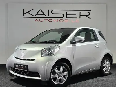 Second-hand Toyota iQ 68 CP (50 kW) 2009 Argintiu Hatchback