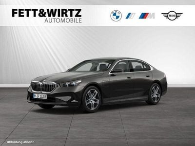 Gebraucht BMW 530e Sport Line 299 PS (219 kW) 2024 Sophistograu brillanteffekt metallic Limousine