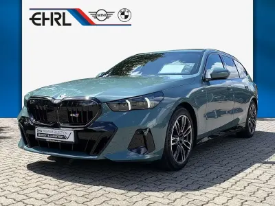 Gebraucht BMW 520 M Sport 197 PS (144 kW) 2025 Grün Kombi