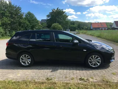 Gebraucht Opel Astra Edition 145 PS (106 kW) 2021 Schwarz Kombi