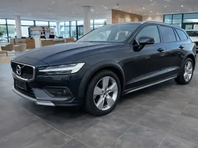 Gebraucht Volvo V60 CC Pro 190 PS (139 kW) 2019 Grau Kombi