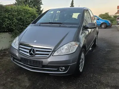 Gebraucht Mercedes A180 Elegance 109 PS (80 kW) 2009 Grau Van / Kleinbus