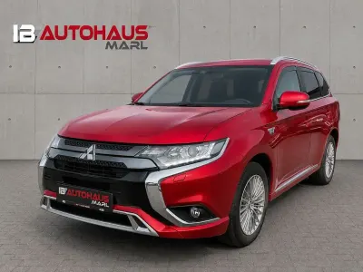 Gebraucht Mitsubishi Outlander Basis 135 PS (99 kW) 2020 Rot SUV
