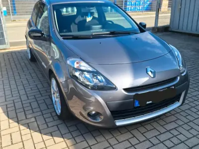 Gebraucht Renault Clio III 75 PS (55 kW) 2011 Grau Kleinwagen