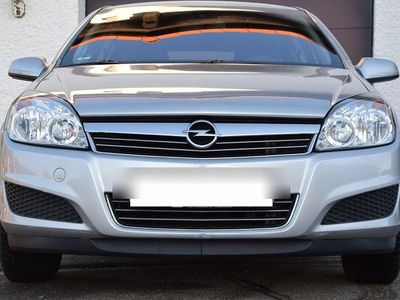 Gebraucht Opel Astra 115 PS (84 kW) 2007 Silber Limousine
