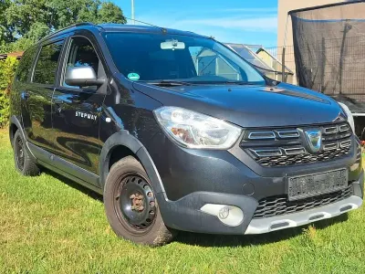 Gebraucht Dacia Lodgy Celebration 109 PS (80 kW) 2017 Grau Van / Kleinbus