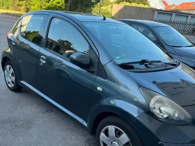 Gebraucht Toyota Aygo 67 PS (49 kW) 2008 Schwarz Kleinwagen