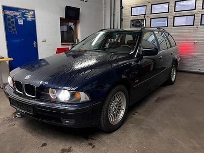 Gebraucht BMW 528 193 PS (141 kW) 1999 Blau Kombi
