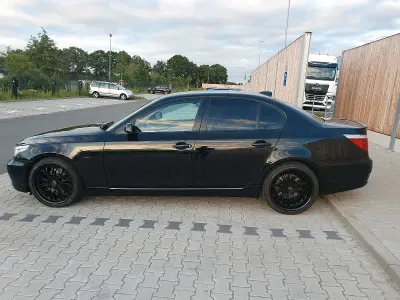 Gebraucht BMW 525 307 PS (225 kW) 2008 Schwarz Limousine