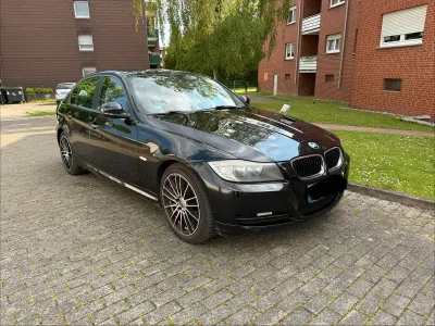 Gebraucht BMW 316 116 PS (85 kW) 2011 Schwarz Limousine