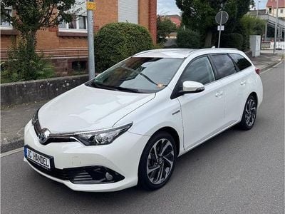Gebraucht Toyota Auris Touring Sports Design 136 PS (100 kW) 2015 Weiß Kombi