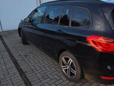 Gebraucht BMW 218 Gran Tourer Sport Line 150 PS (110 kW) 2015 Schwarz Van / Kleinbus