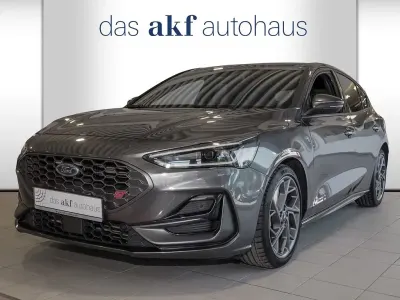 Gebraucht Ford Focus ST 280 PS (205 kW) 2023 Magneticgrau (metallic) Limousine