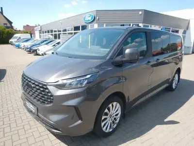 Gebraucht Ford Tourneo Custom Titanium 170 PS (125 kW) 2024 Grau Van