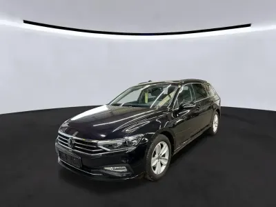 Gebraucht VW Passat Business 150 PS (110 kW) 2023 Deep black pearlescent Kombi