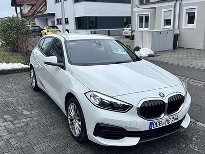 Weiß Gebraucht 2020 BMW 118 Advantage Kleinwagen | 21.000 € (Teuer)