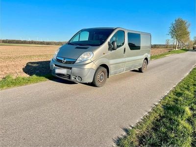 Begagnad Opel Vivaro 114 HK (83 kW) 2008 Grå Minibuss