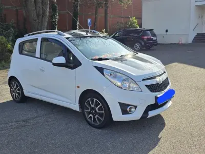 Brugt Chevrolet Spark LT 68 HK (50 kW) 2011 Hvid Hatchback
