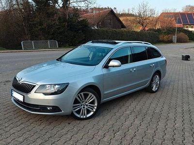 Gebraucht Skoda Superb Exclusive 160 PS (117 kW) 2014 Silber Kombi