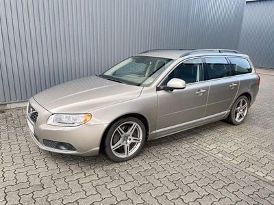 Silber Gebraucht 2013 Volvo V70 Pro Kombi | 11.500 € (Etwas zu teuer)