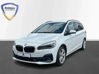 Gebraucht BMW 218 Gran Tourer Advantage 150 PS (110 kW) 2021 Weiß Van / Kleinbus