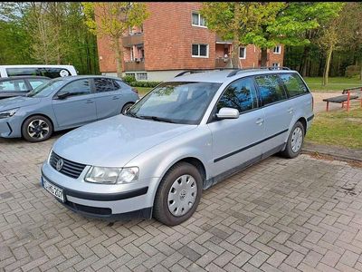 Second-hand VW Passat Basis 90 CP (66 kW) 2000 Argintiu Break