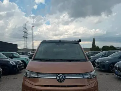 Gebraucht VW California California 245 PS (180 kW) 2025 Grün Van