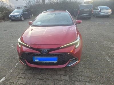 Gebraucht Toyota Corolla Team 133 PS (97 kW) 2024 Rot Kombi