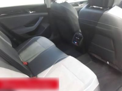 Używany VW Passat Business 150 KM (110 kW) 2024 Biały Minivan