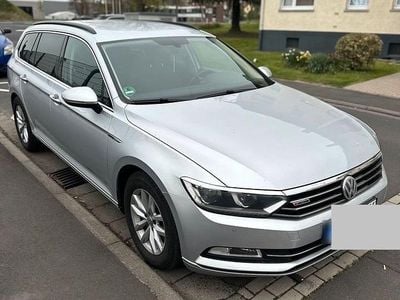 Gebraucht VW Passat 150 PS (110 kW) 2016 Grau Kombi